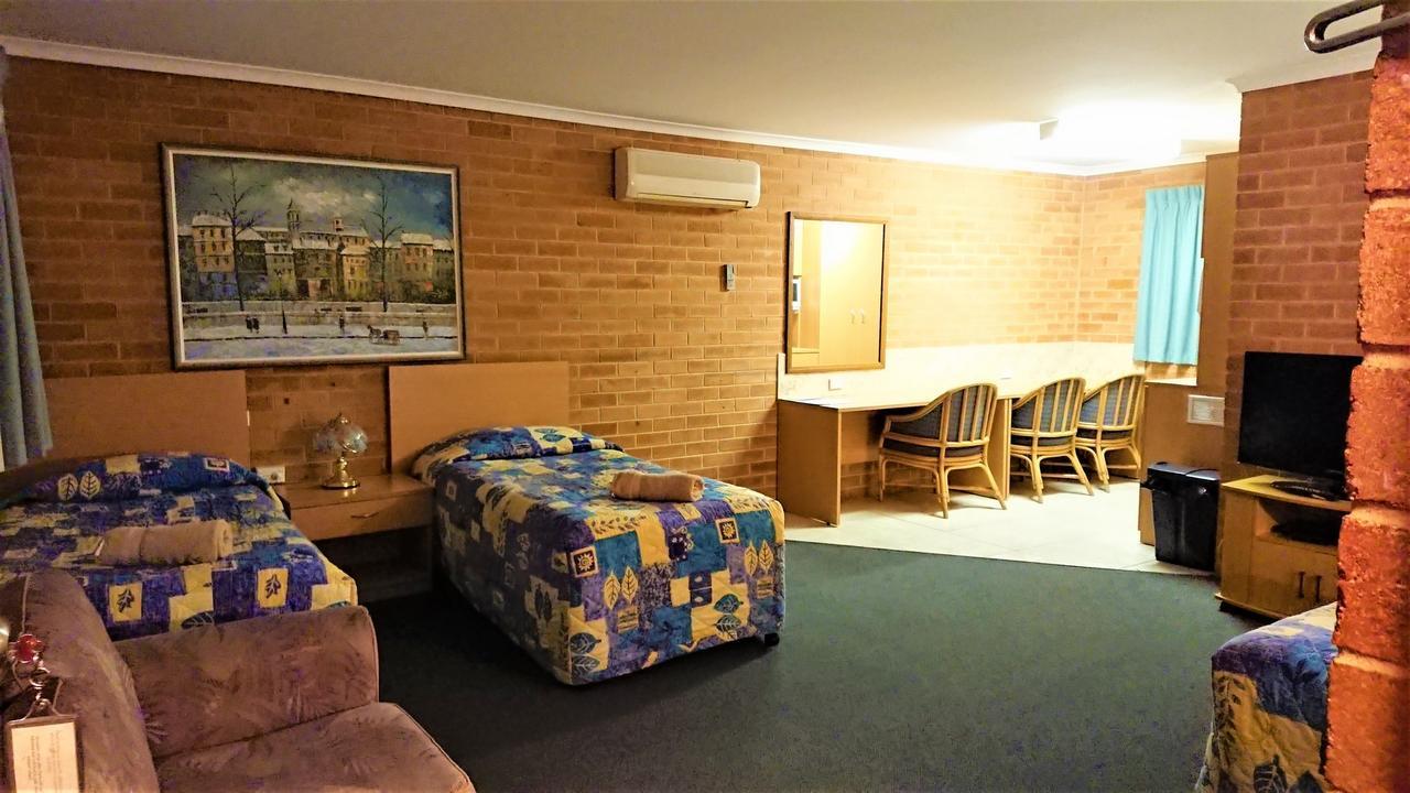 New Olympic Motel ลิสมอร์ ภายนอก รูปภาพ